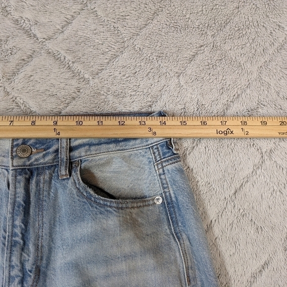 American Eagle Jeans Women's 4 Blue Light Wash Relaxed Mom Distressed Cotton - Picture 4 of 11